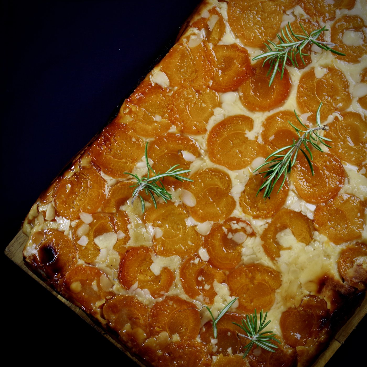 Tarte aux abricots dressée pour réception